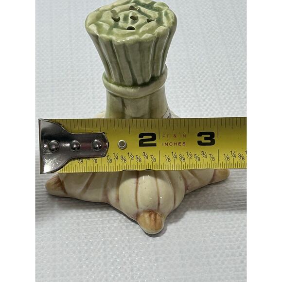 Pair Onion Motif Table Kitchen kitschy Salt & Pepper Shakers Made In Italy - Picture 11 of 13